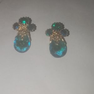 Vintage earrings clip on